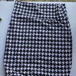 FOREVER 21 HOUNDSTOOTH HIGHWAIST SKIRT